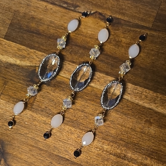 Jewelry - Elegant Gold and Black Crystal Bracelet